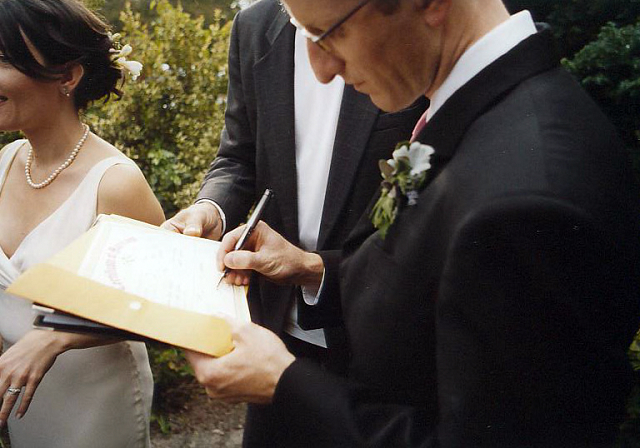 jay_signs.jpg